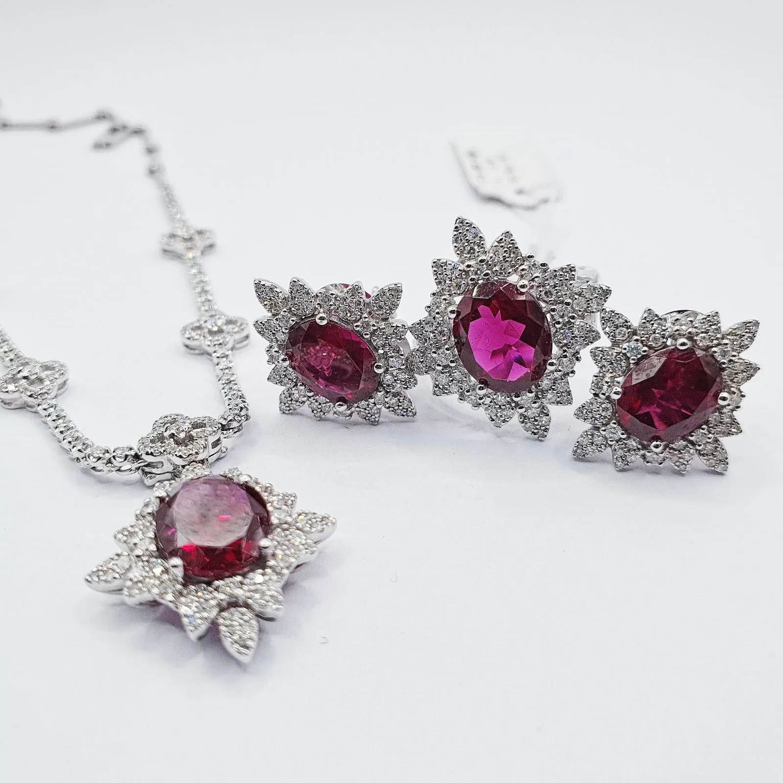 1.9ctw Red Princess Style Diamond Jewelry Set 14K Gold