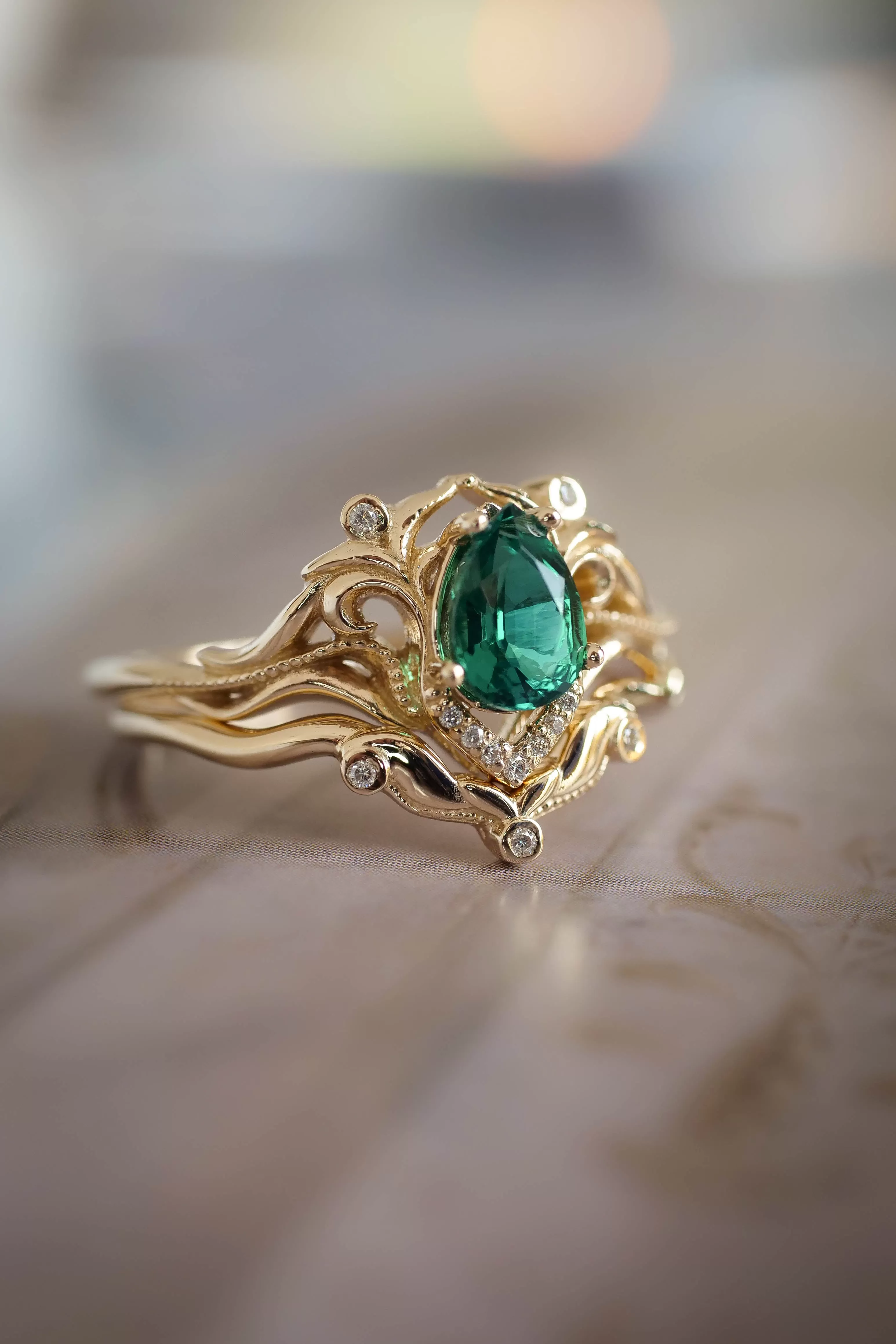 Art nouveau bridal ring set with lab emerald / Lida small