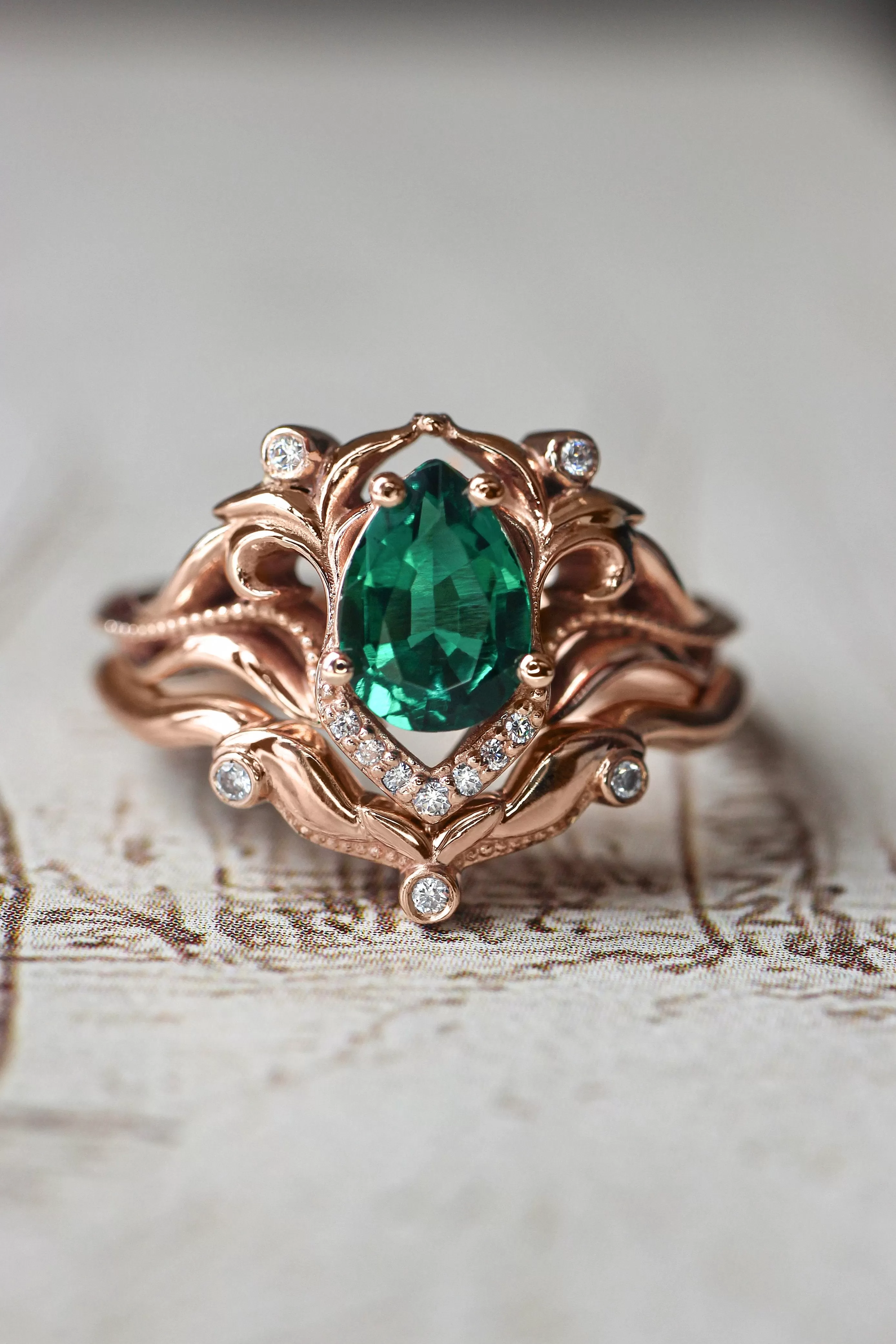 Art nouveau bridal ring set with lab emerald / Lida small