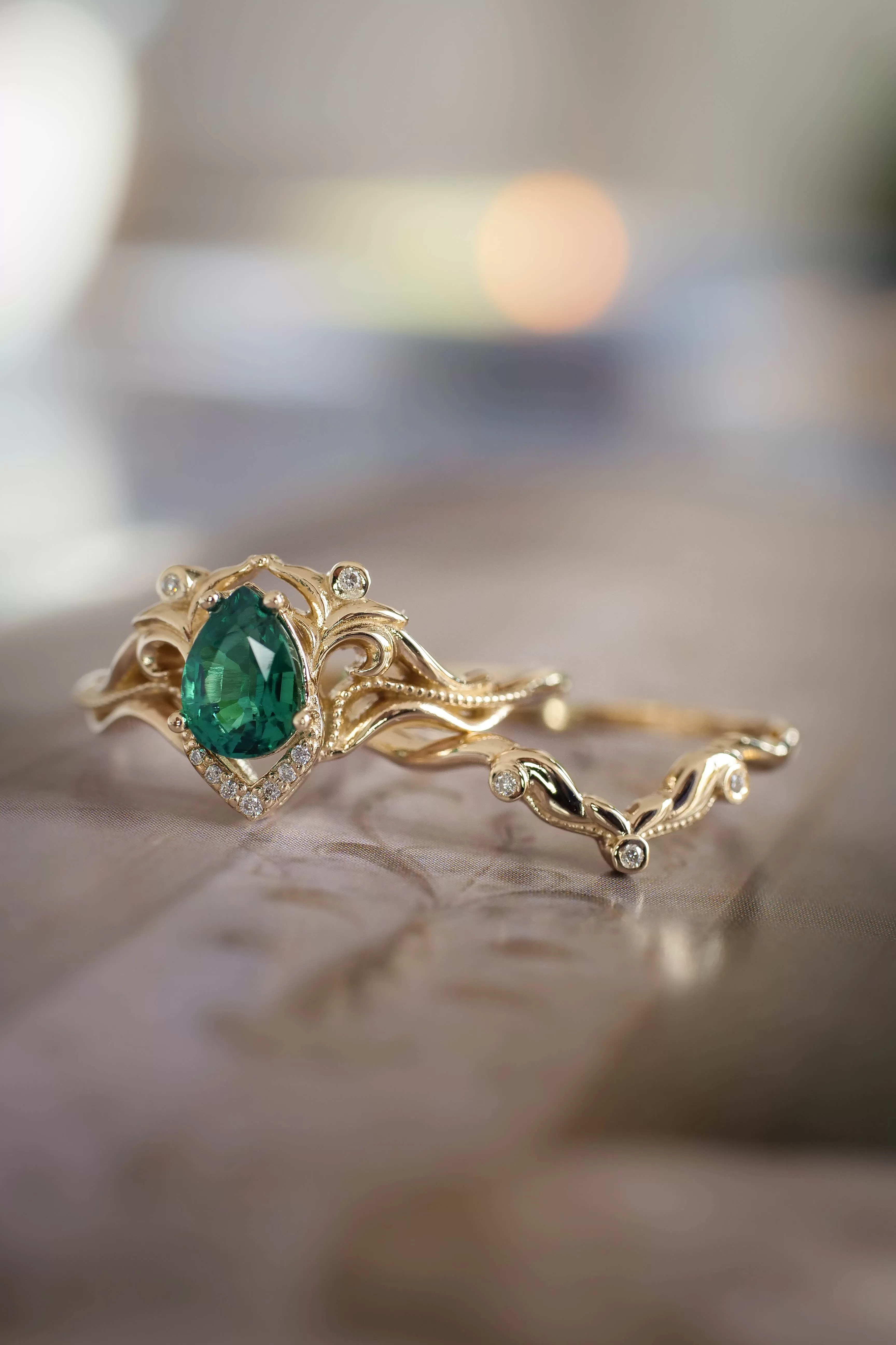 Art nouveau bridal ring set with lab emerald / Lida small