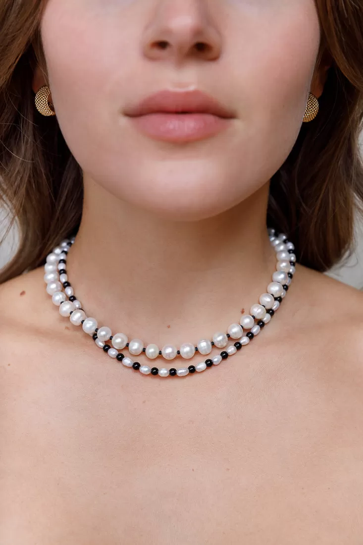 BLACK BEADED FRESH WATER PEARL NECKLACE