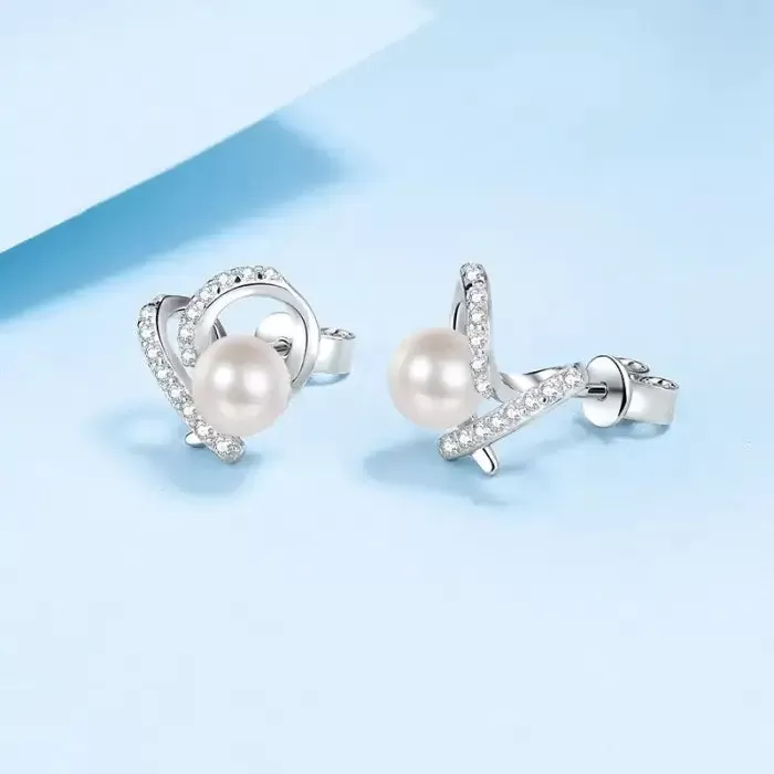 Dazzling Heart-Shaped Moissanite Pearl Earrings