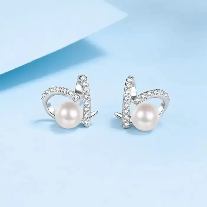 Dazzling Heart-Shaped Moissanite Pearl Earrings