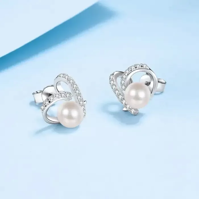 Dazzling Heart-Shaped Moissanite Pearl Earrings