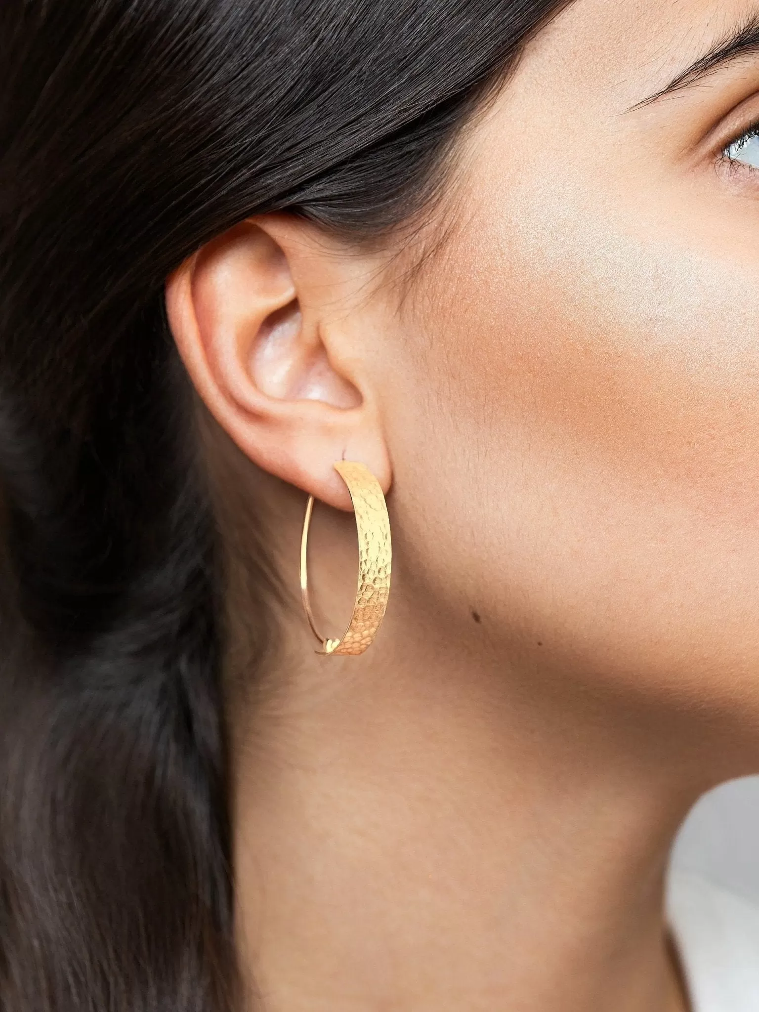 Eibar Chunky Gold Hoop Earrings