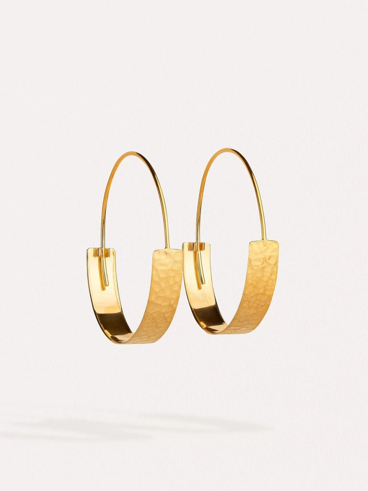 Eibar Chunky Gold Hoop Earrings