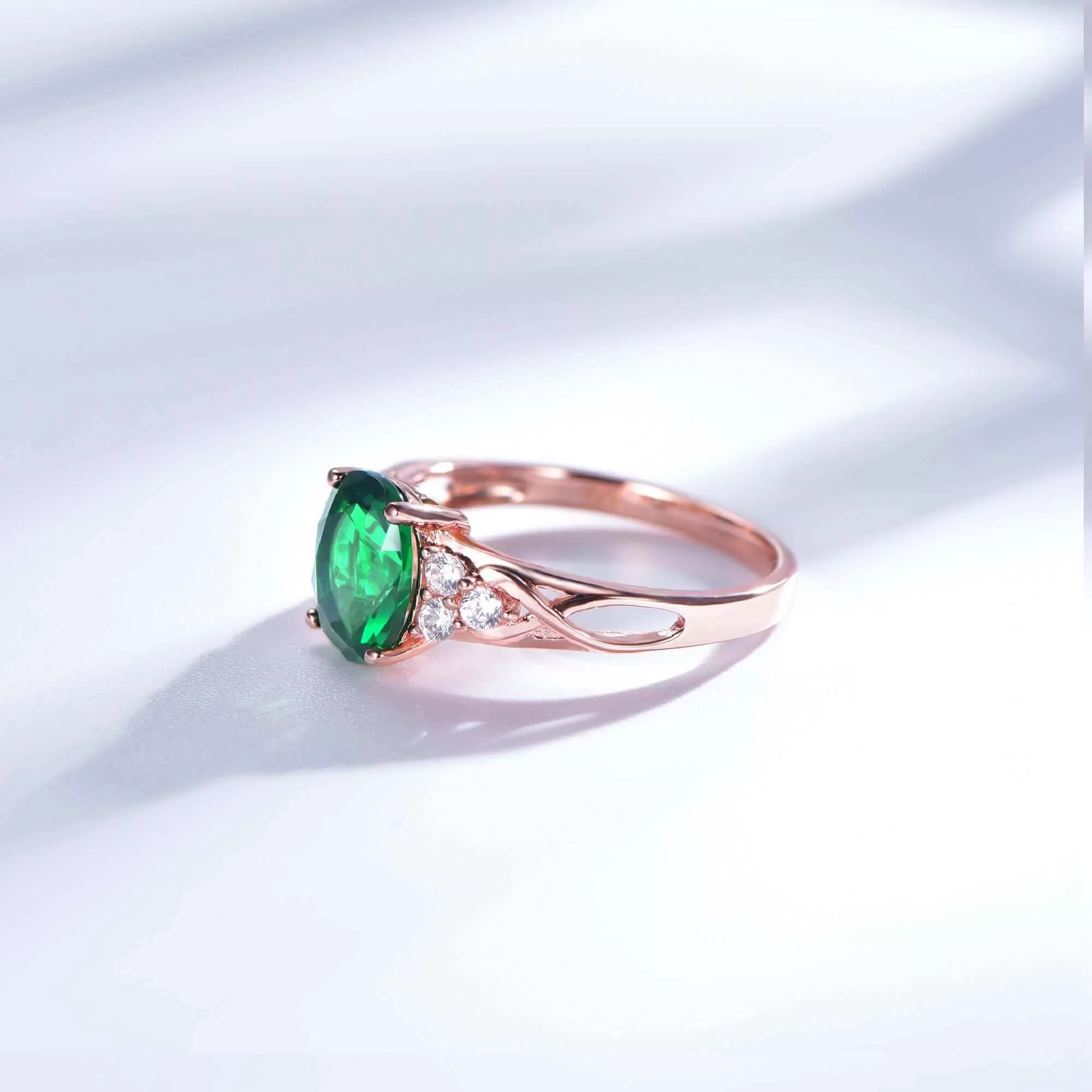 Emerald Green Oval Cut Engagement Ring