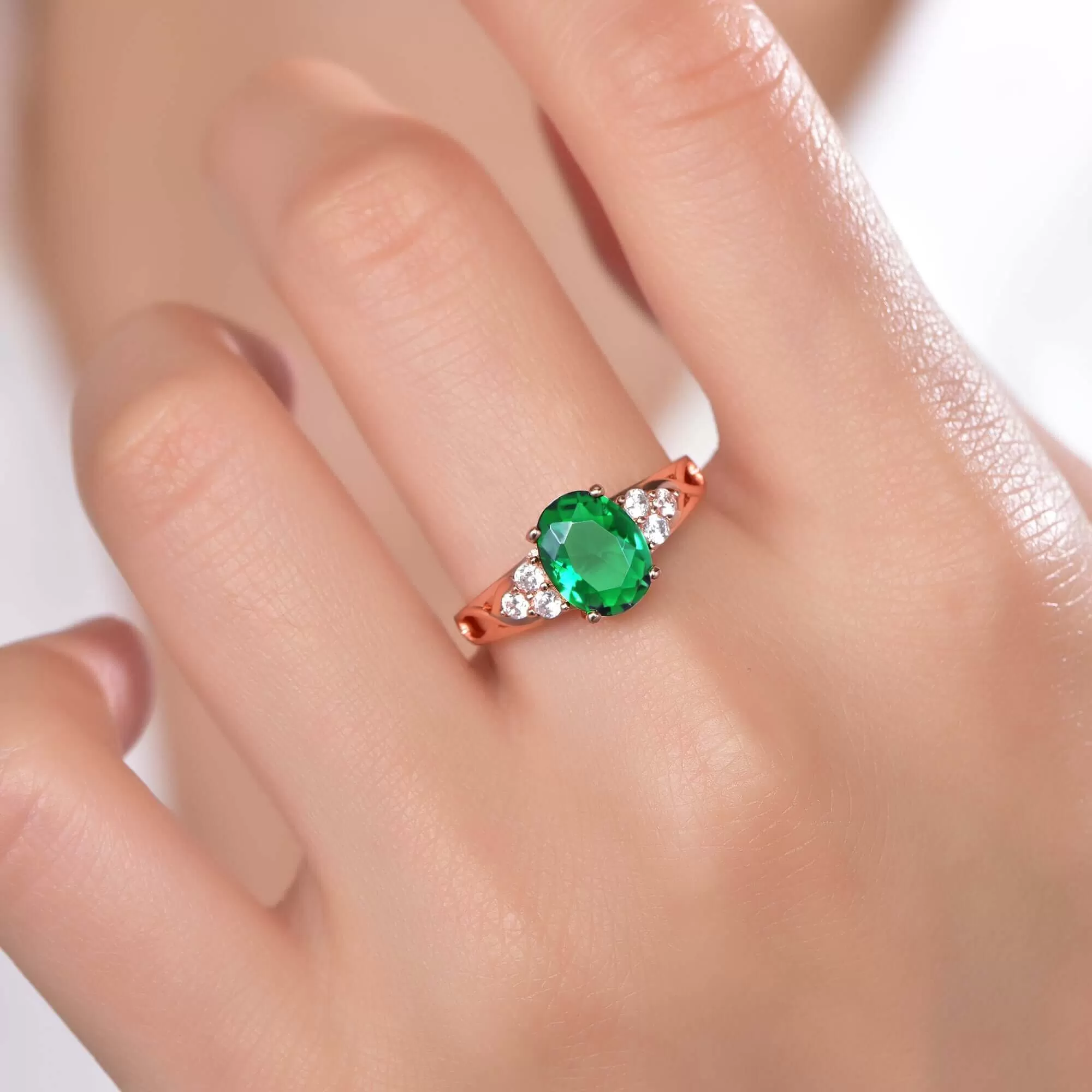 Emerald Green Oval Cut Engagement Ring