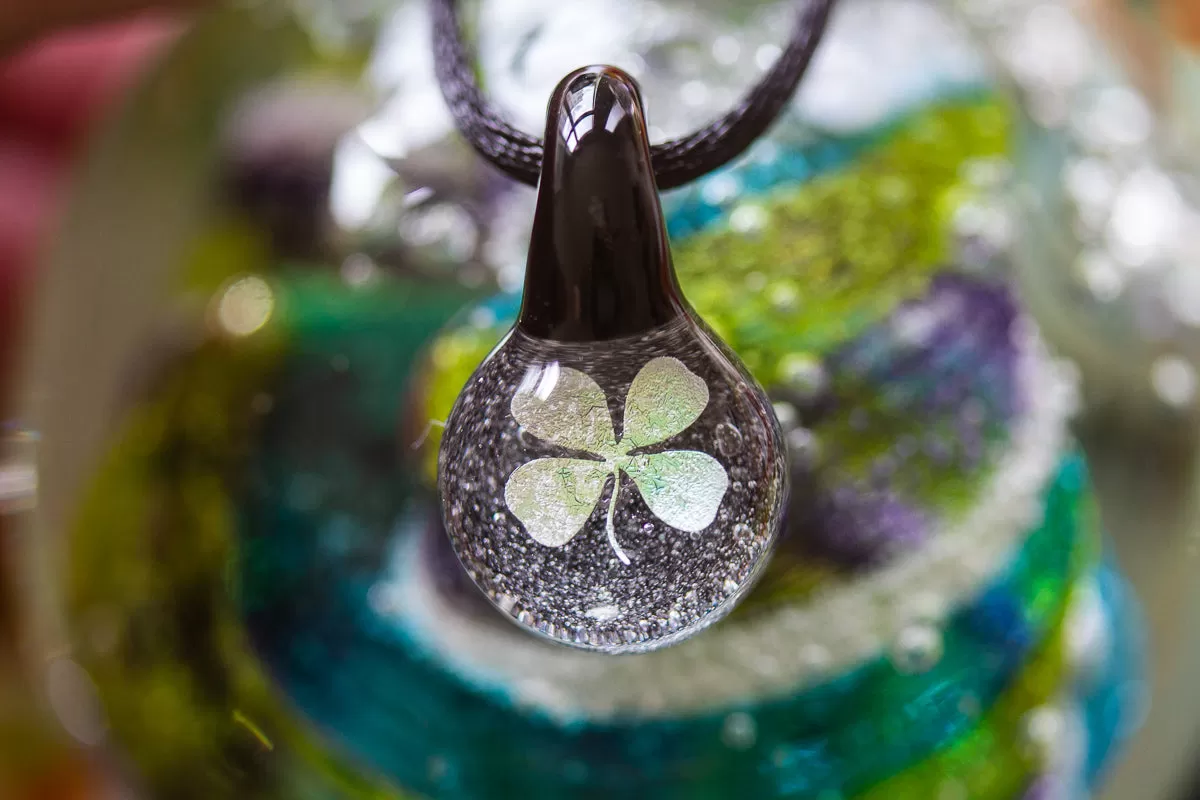 Four Leaf Clover Hologram Pendant with Infused Cremation Ash