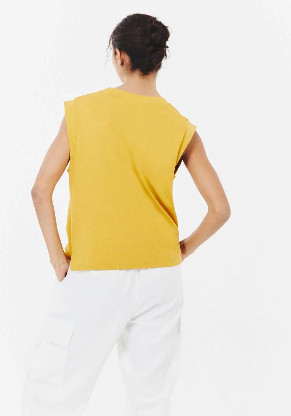 Front text sleeveless T-shirt - Yellow