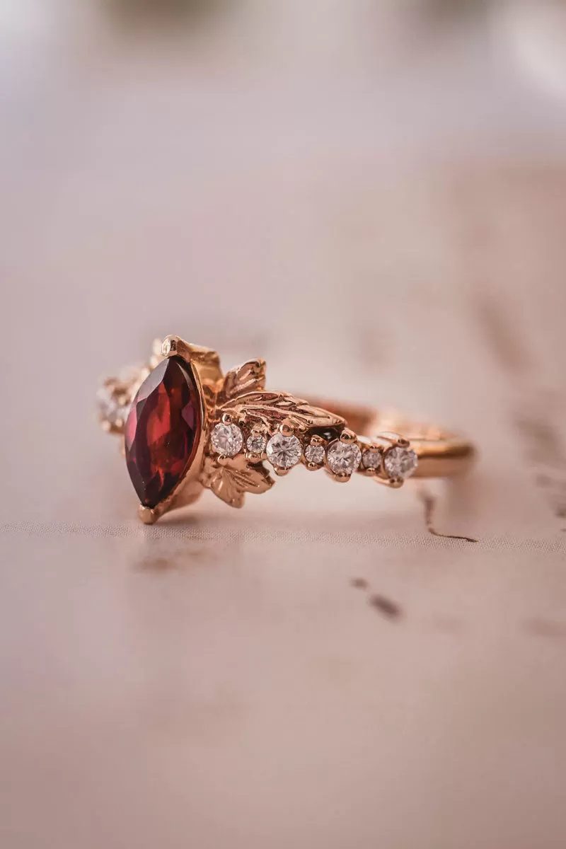 Garnet engagement ring with diamonds / Verbena