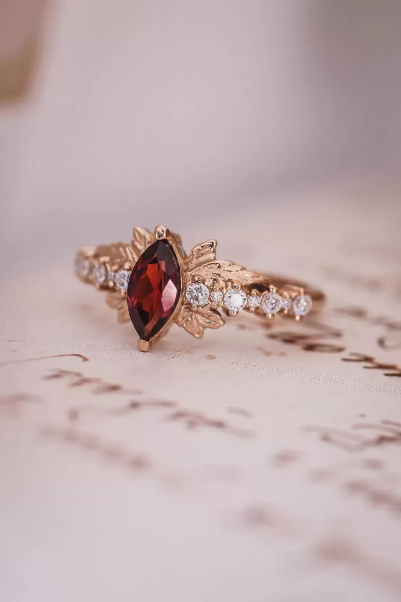 Garnet engagement ring with diamonds / Verbena