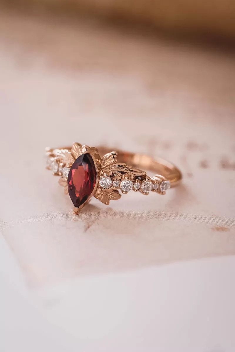 Garnet engagement ring with diamonds / Verbena