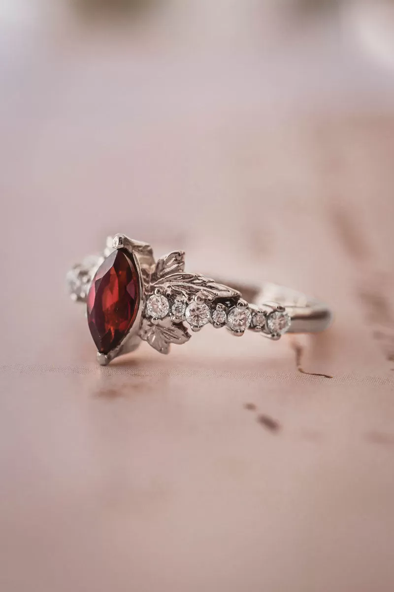 Garnet engagement ring with diamonds / Verbena