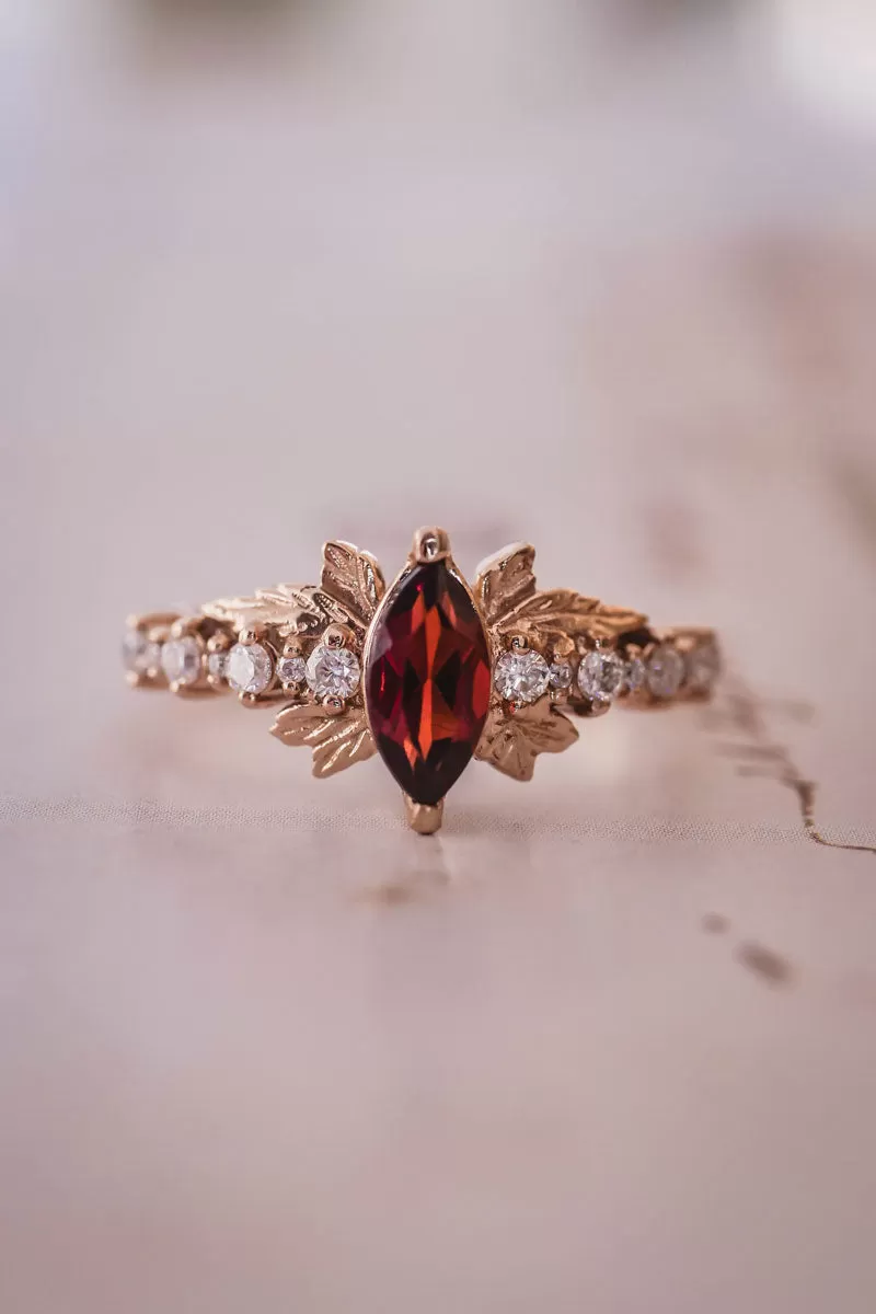 Garnet engagement ring with diamonds / Verbena