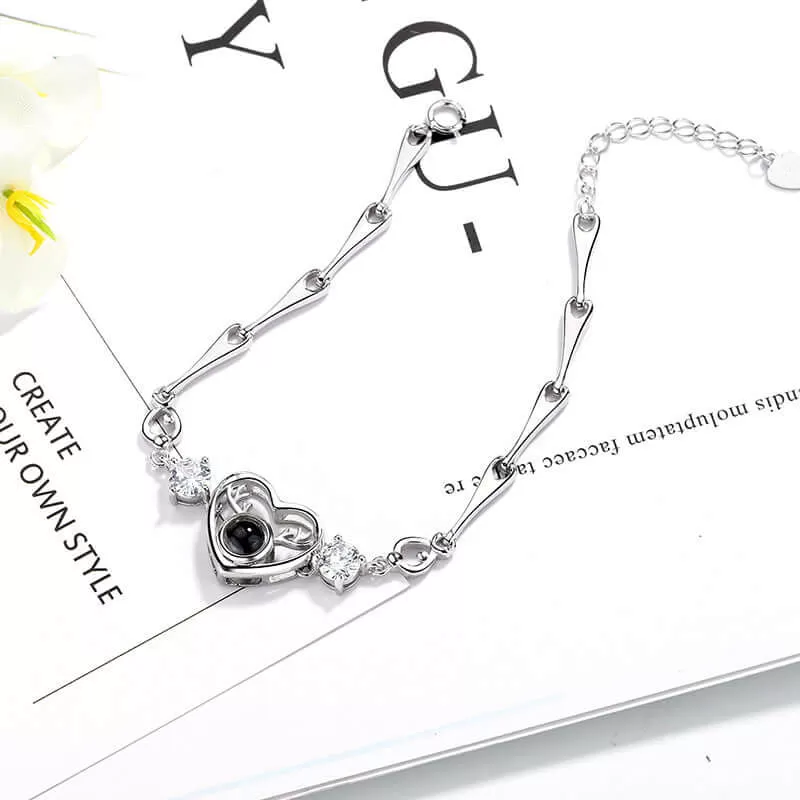 Heart-Shaped Reindeer Projection Felicity Bracelet with Picture Inside