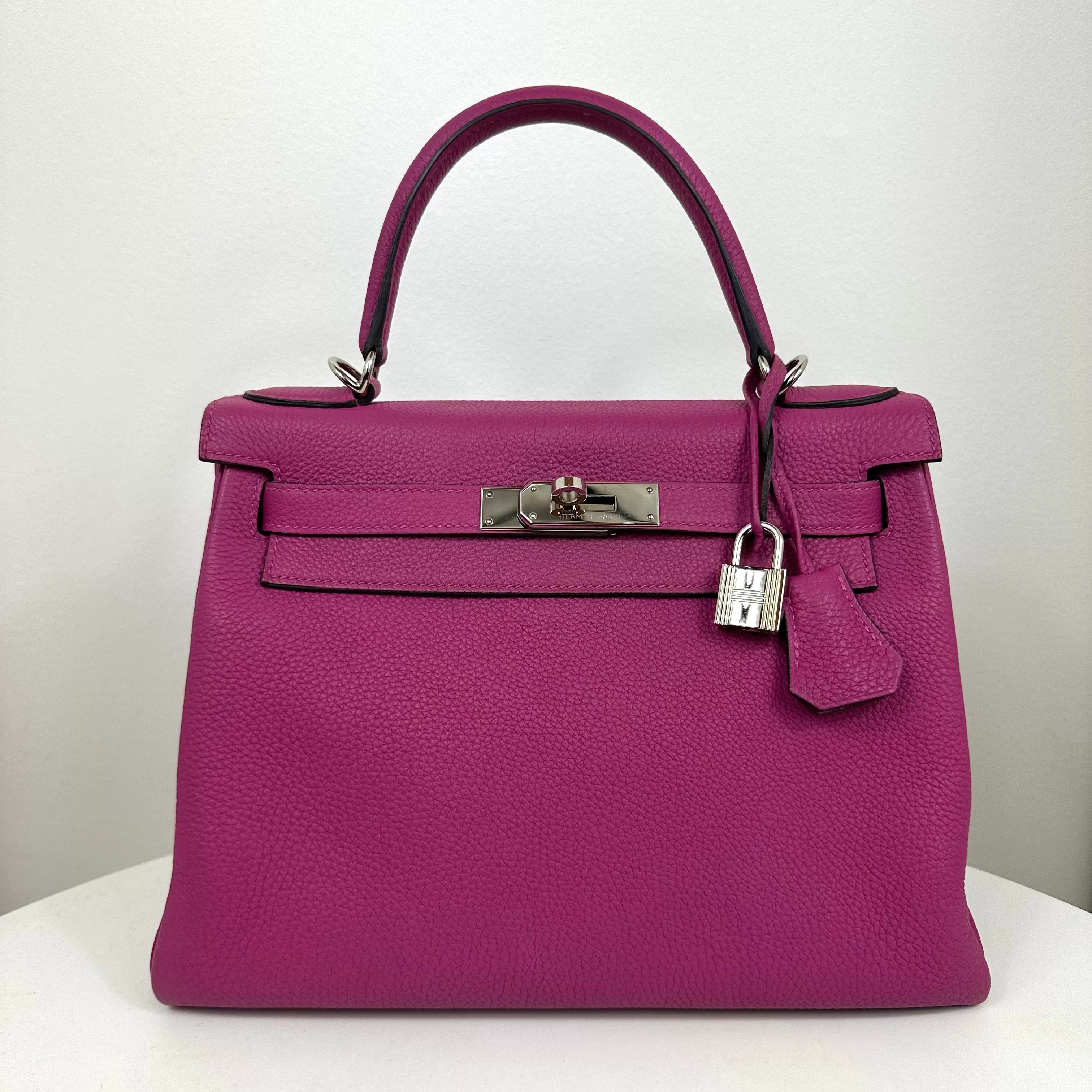 HERMÈS Kelly Handbag Rose Pourpre Togo with Palladium Hardware 28