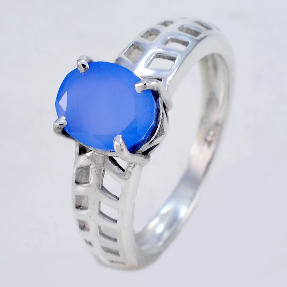 Junoesque Gem Chalcedony 925 Sterling Silver Rings Penguin Jewelry