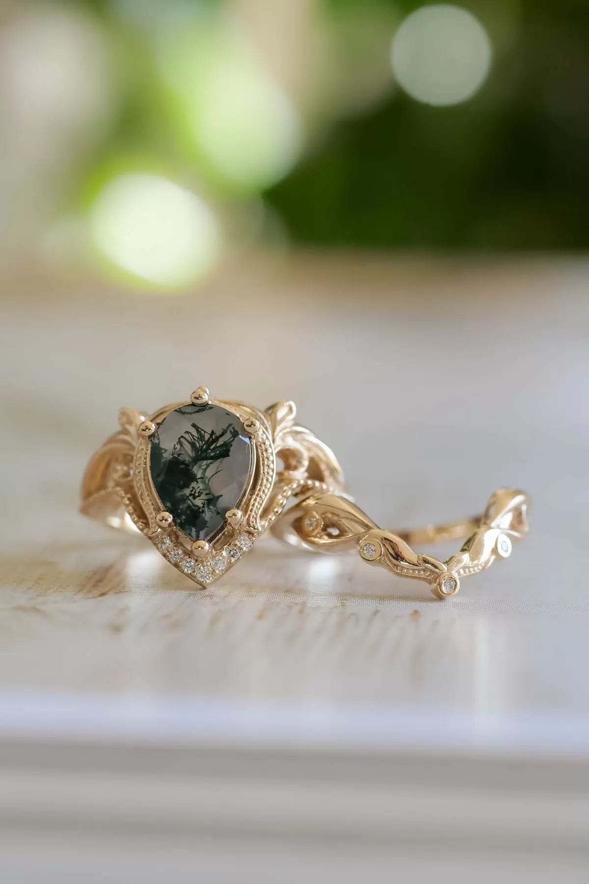 Moss agate engagement and wedding ring set / Lida