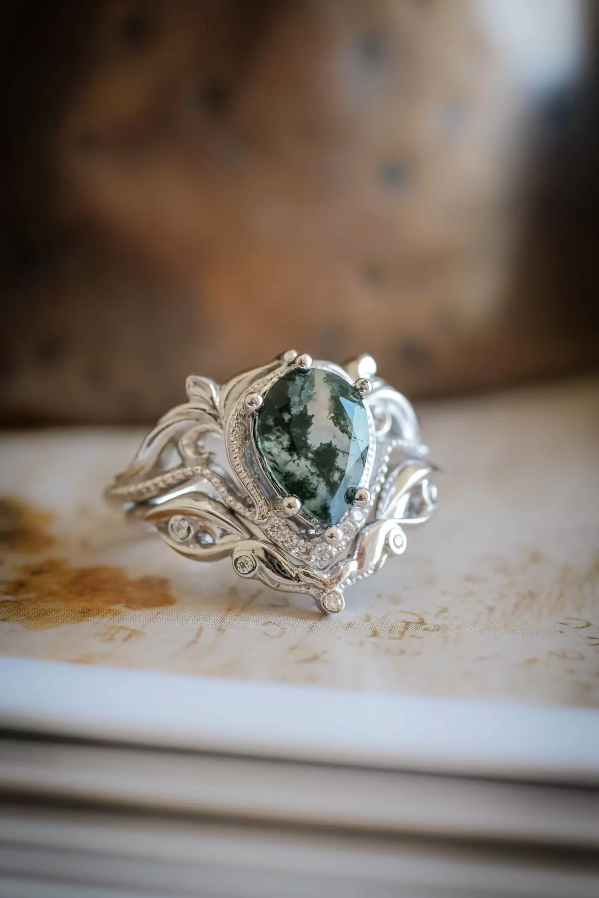 Moss agate engagement and wedding ring set / Lida