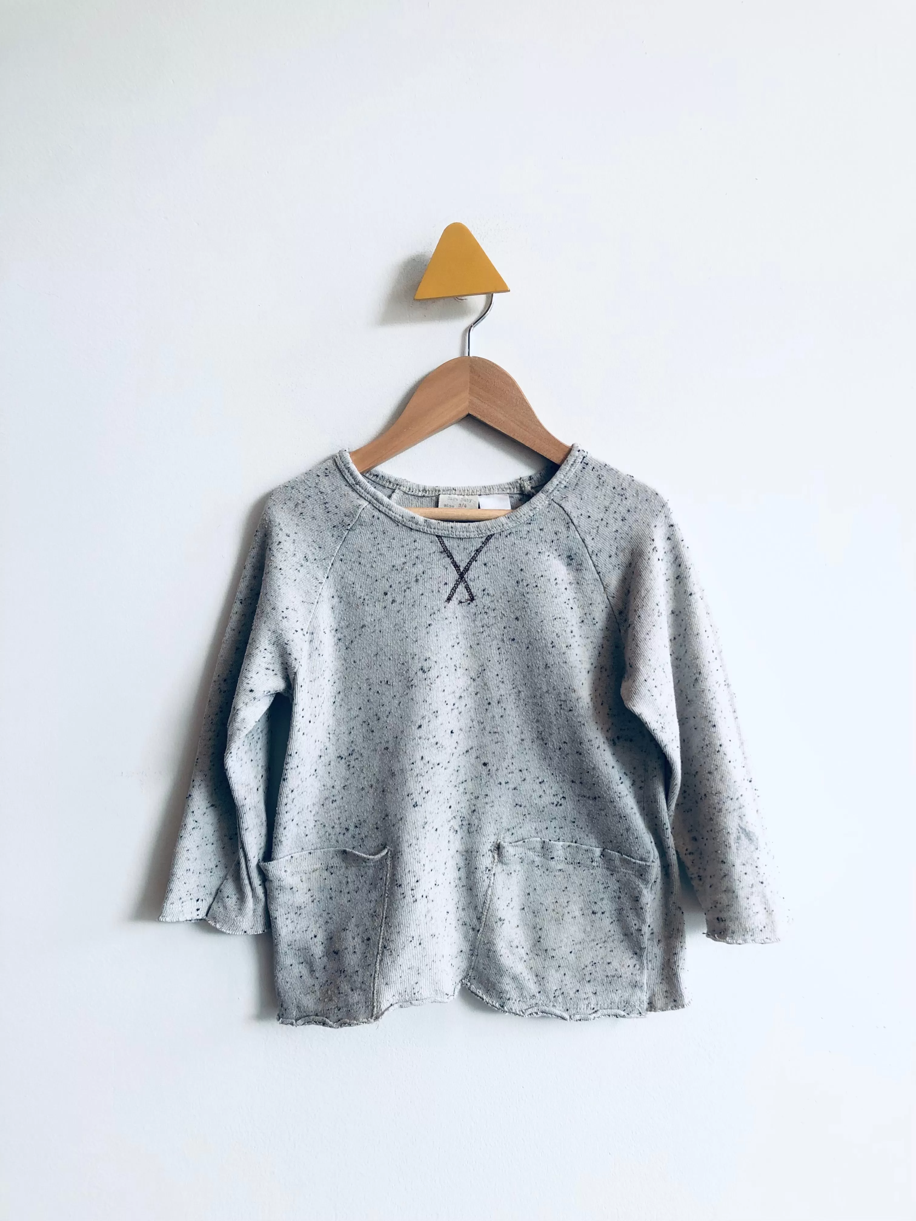 Speckled Pocket Top (mark on arm) // 3-4Y